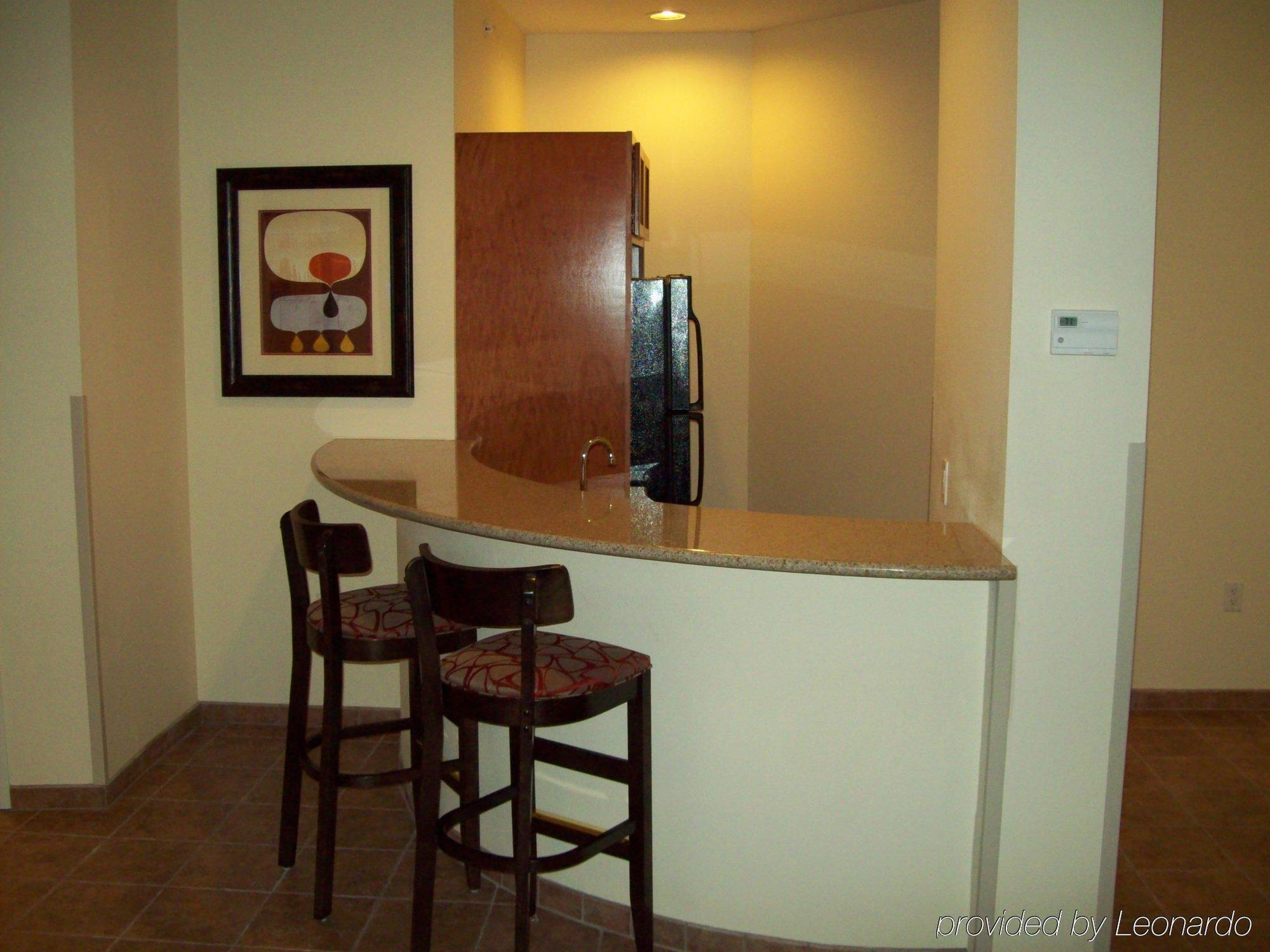 Hotel Downtown - Waterpark By Ihg